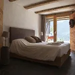 Hotel Rikhelan *